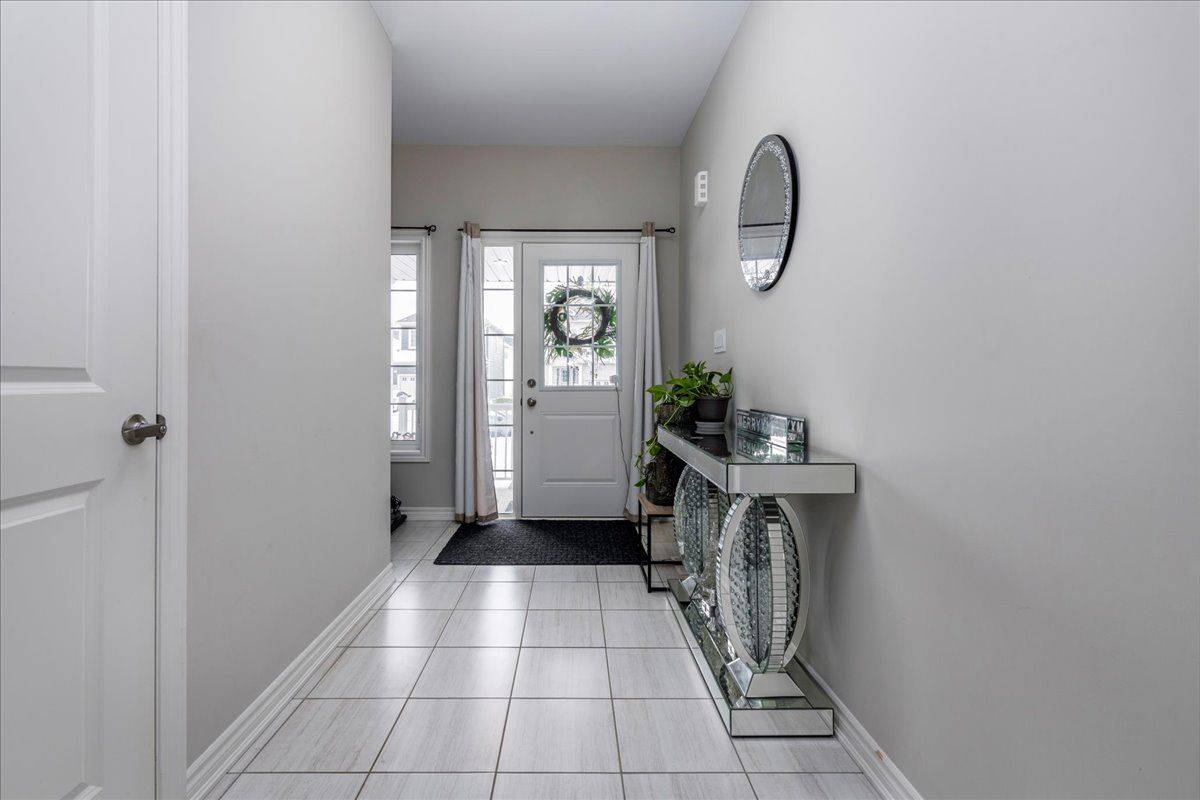 207 Cubitt ST, Clearview, ON L0M 1S0