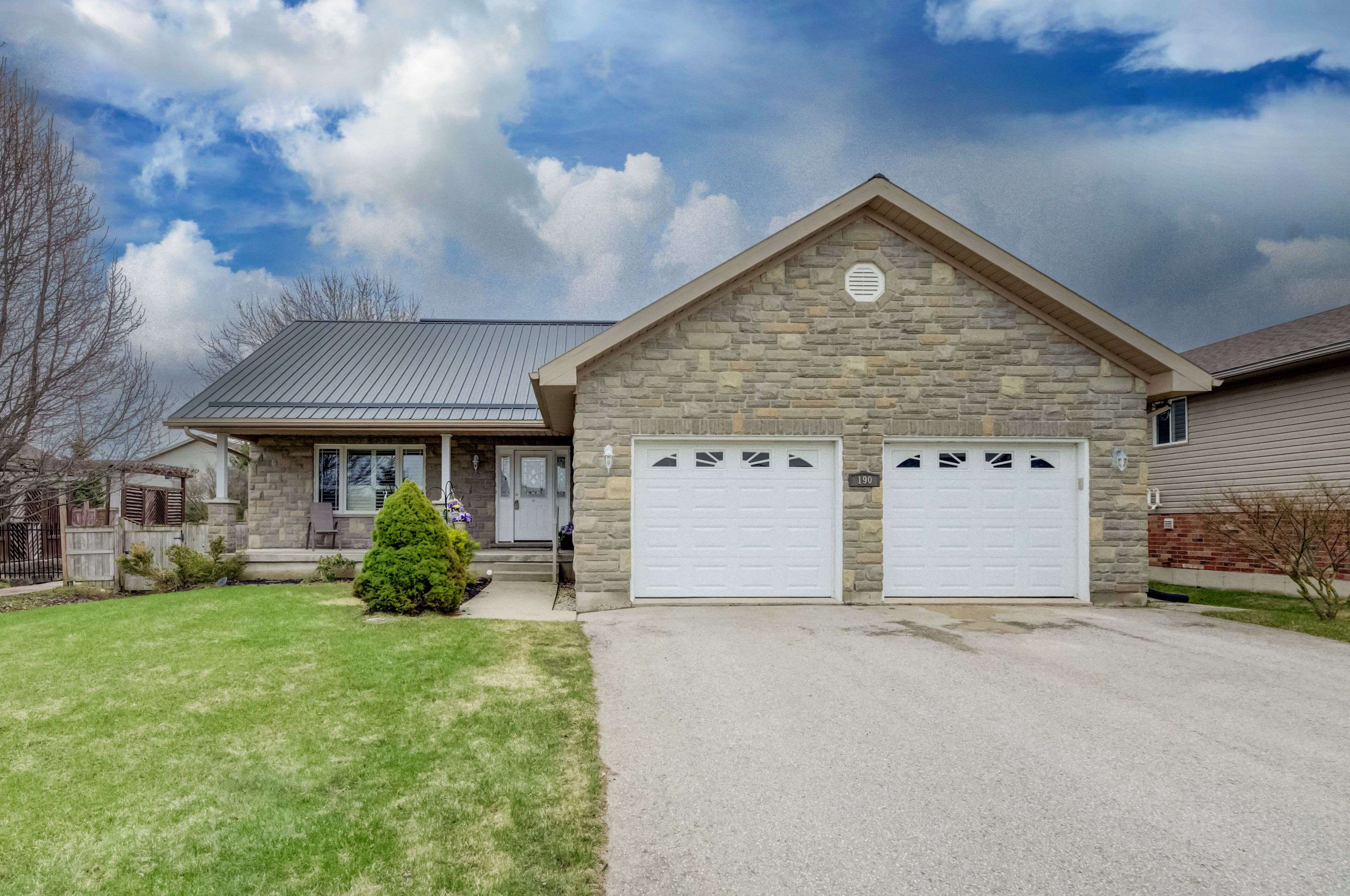 190 Sarah RD, Wellington North, ON N0G 2L2