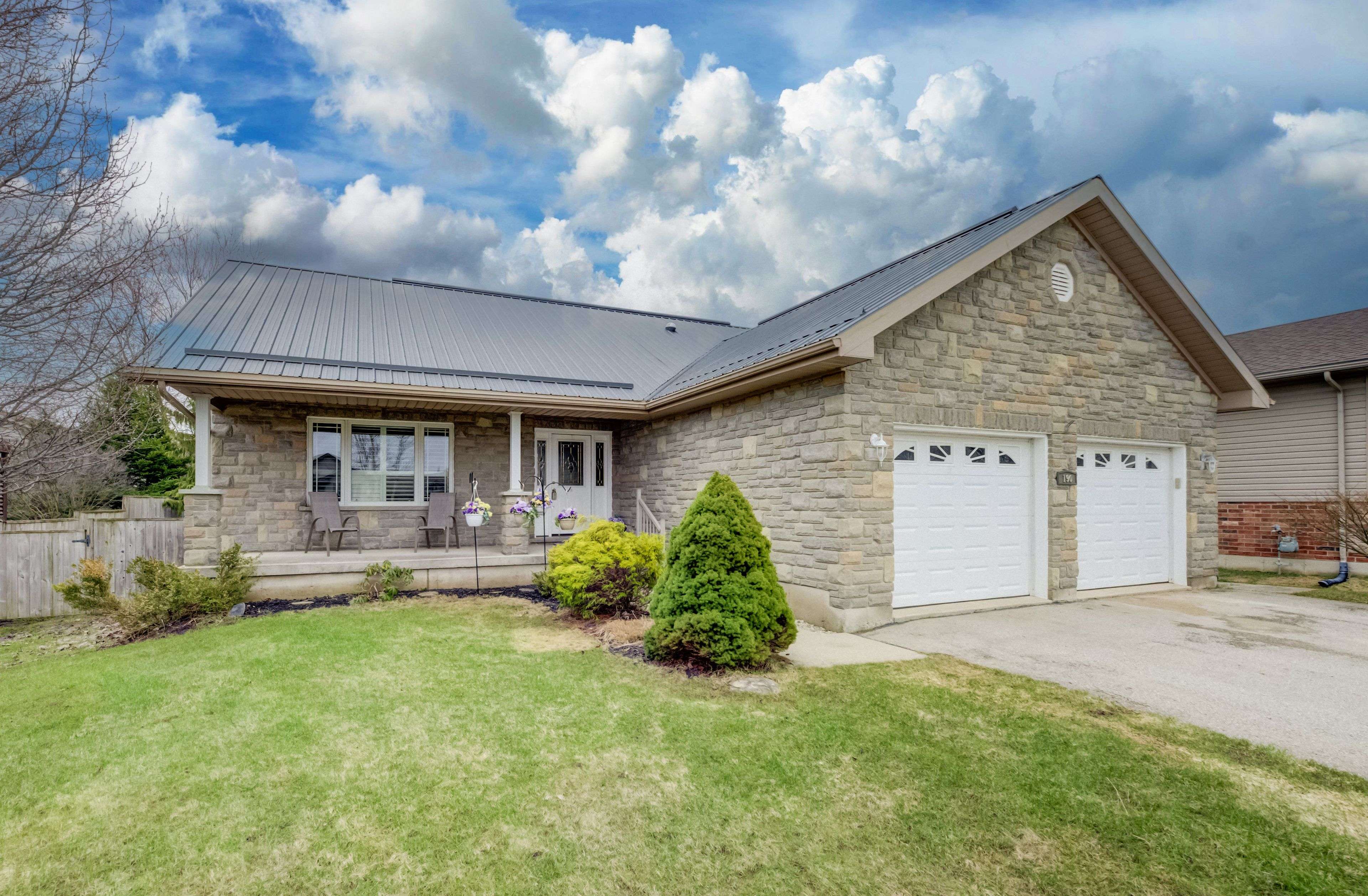 190 Sarah RD, Wellington North, ON N0G 2L2