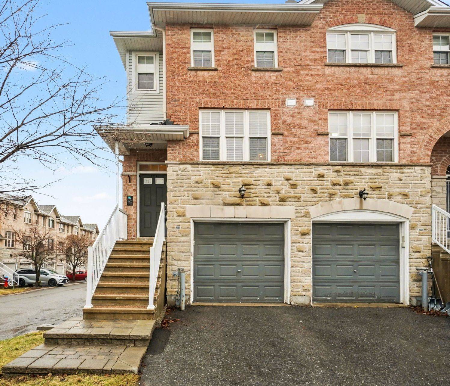 175 Scout ST, Carlington - Central Park, ON K2C 4E2