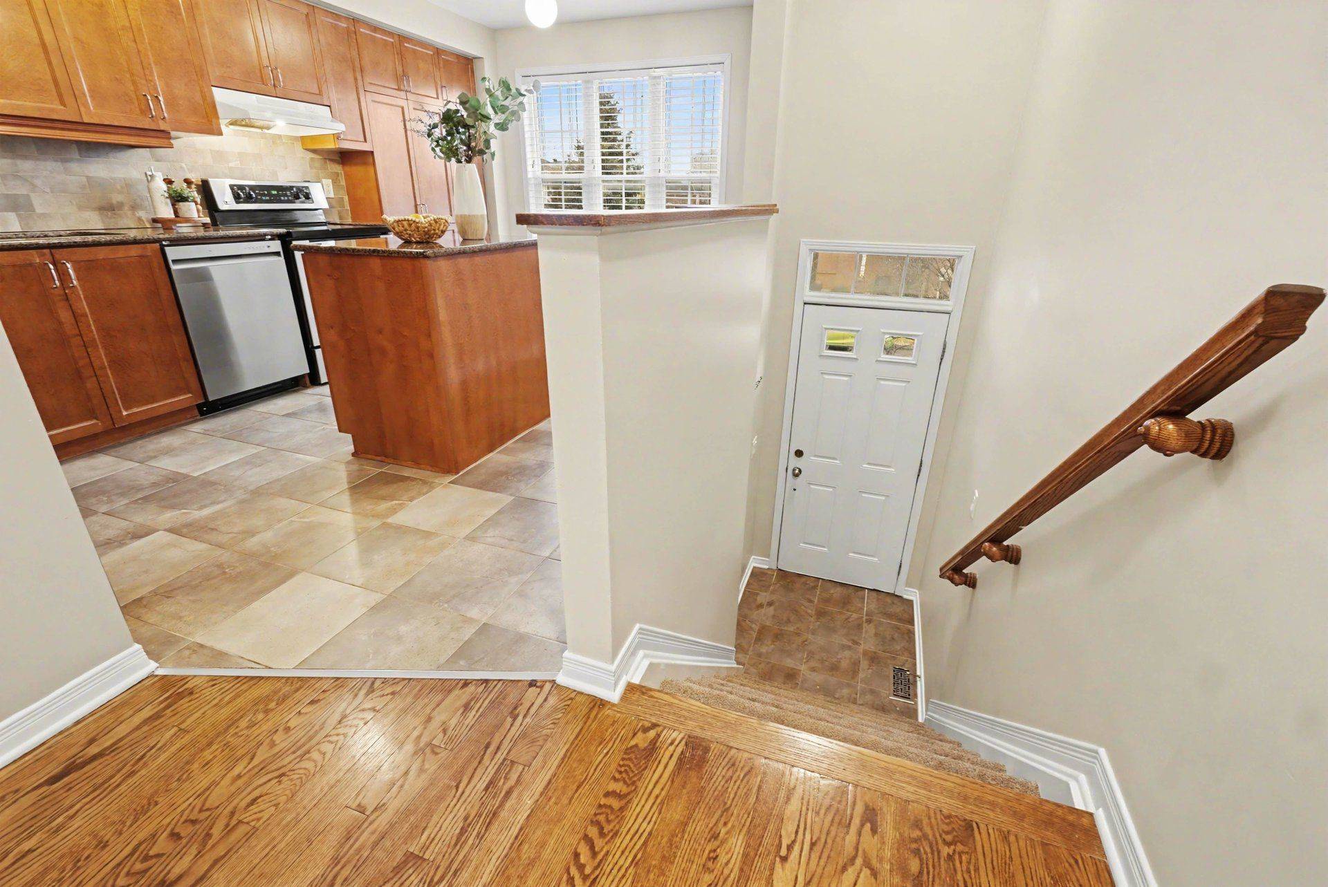 175 Scout ST, Carlington - Central Park, ON K2C 4E2