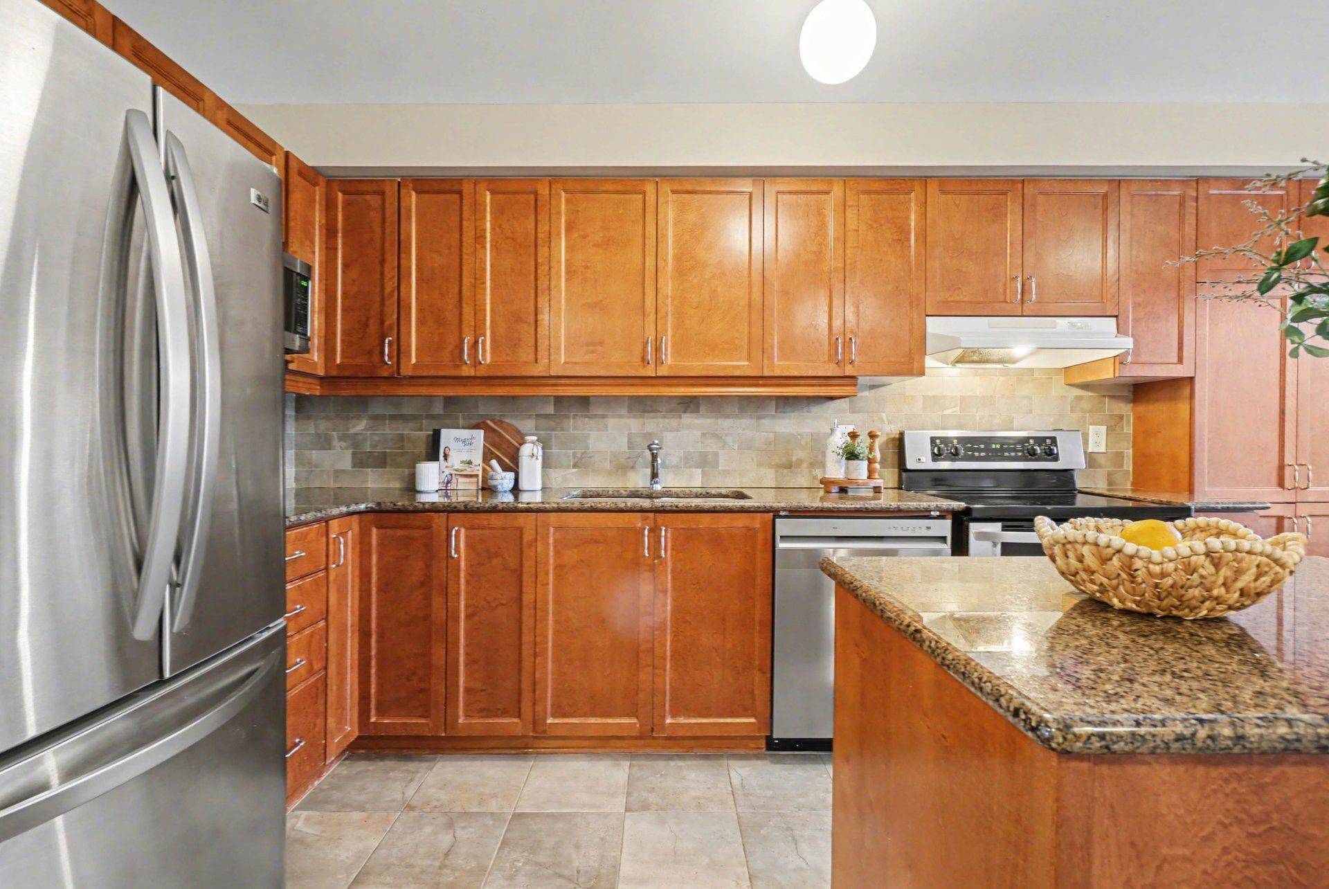 175 Scout ST, Carlington - Central Park, ON K2C 4E2