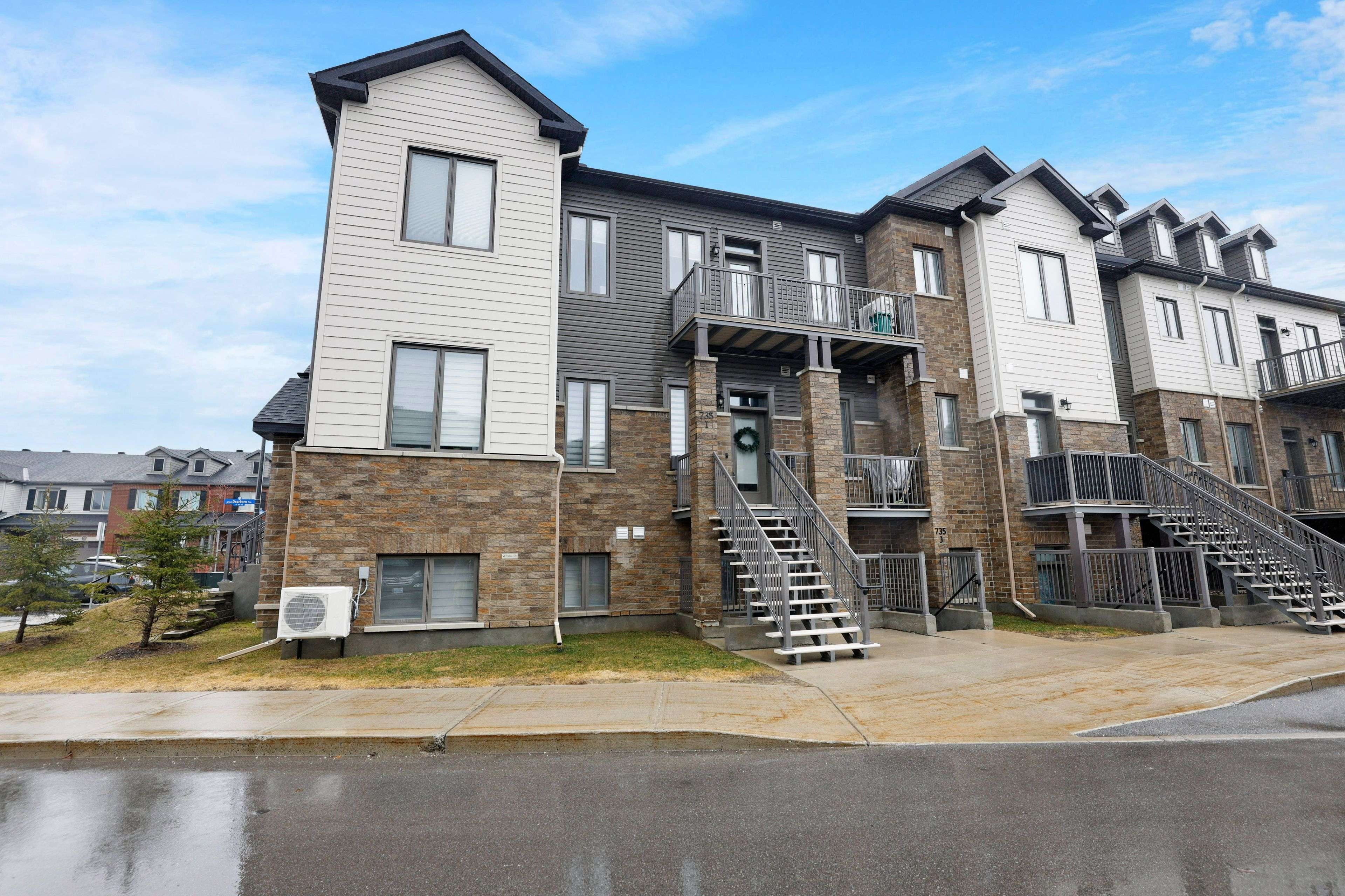 735 Dearborn Private #I, Blossom Park - Airport And Area, ON K1T 0W3