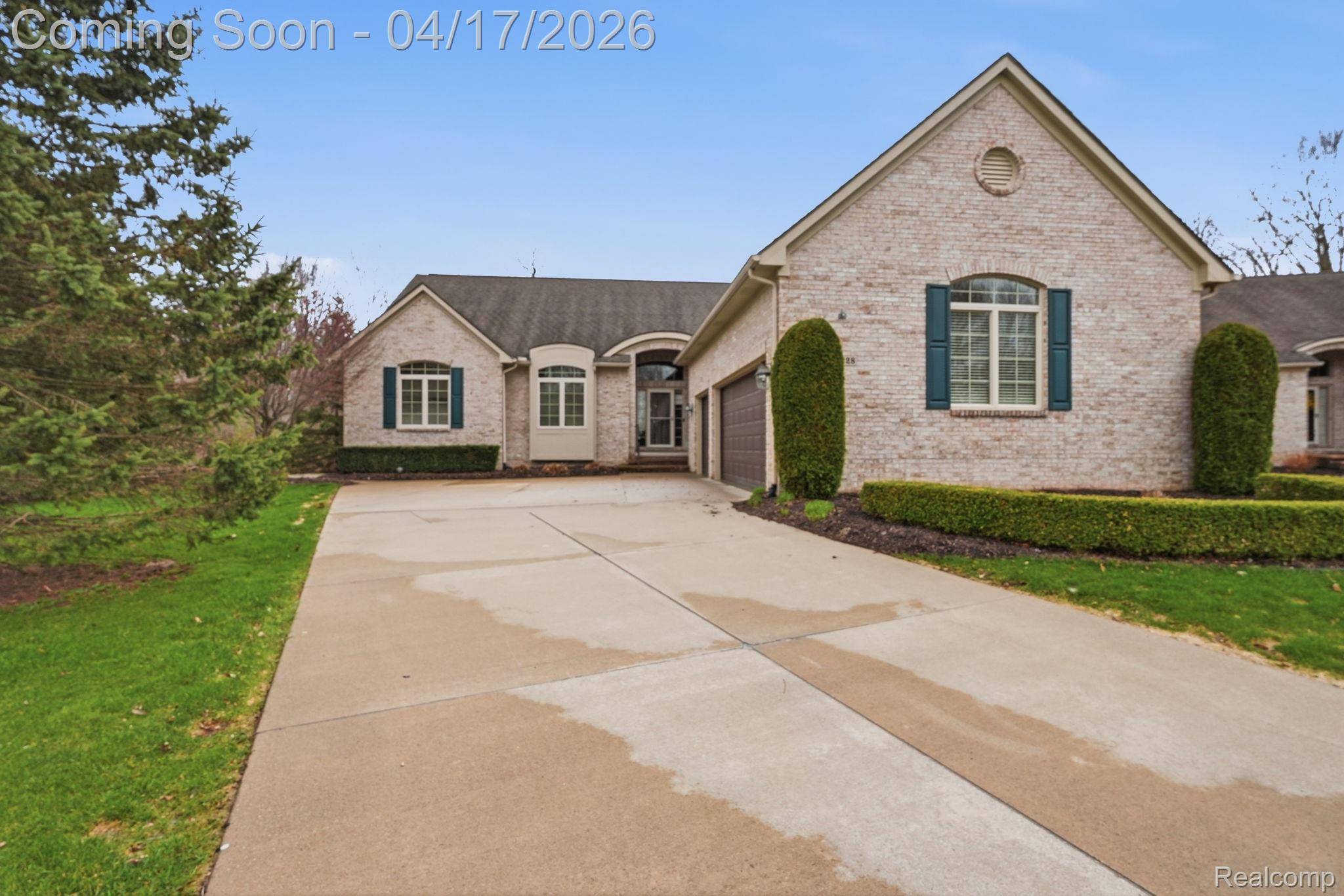 25228 Sutton CT, Novi, MI 48374