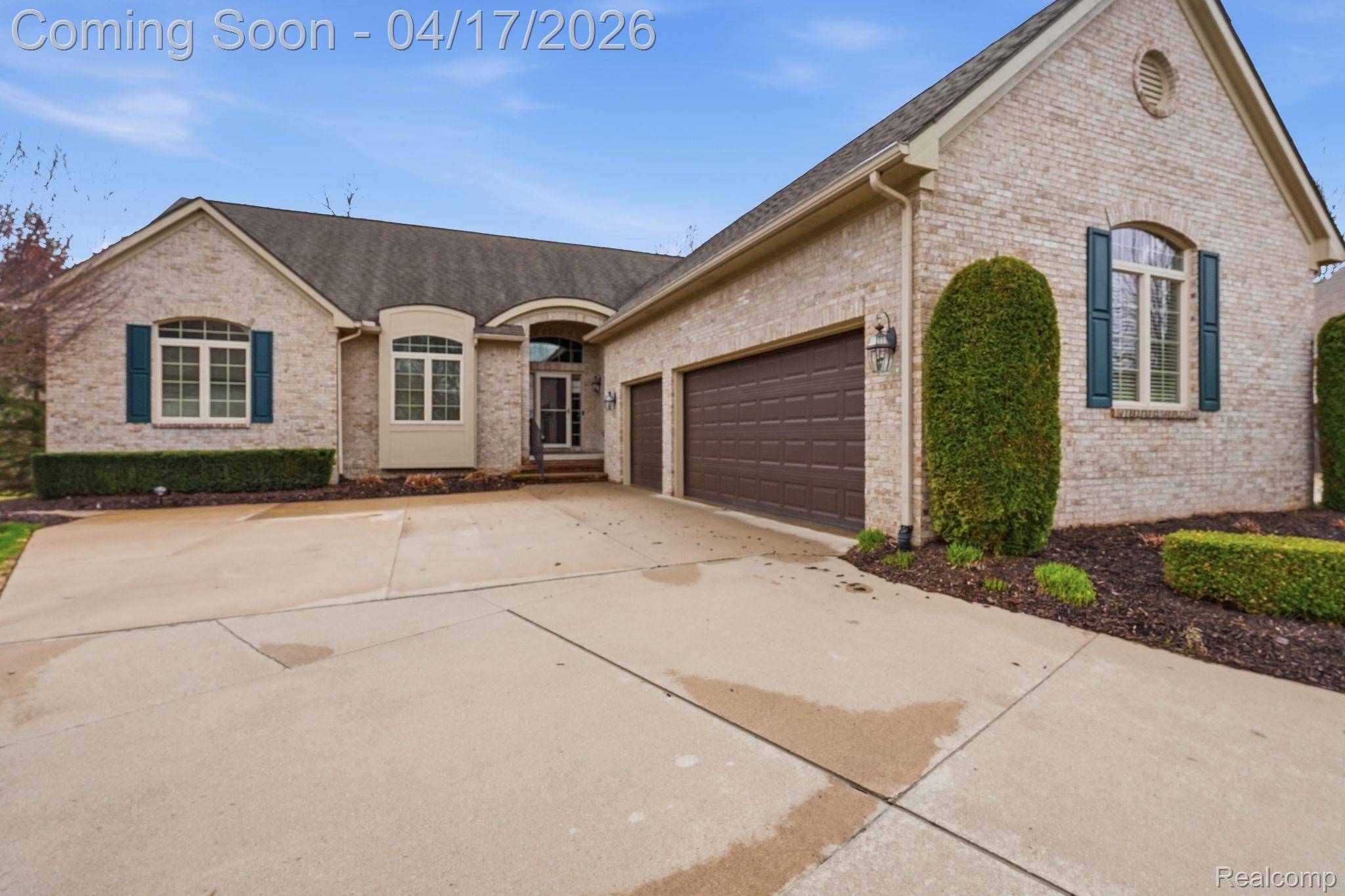 25228 Sutton CT, Novi, MI 48374