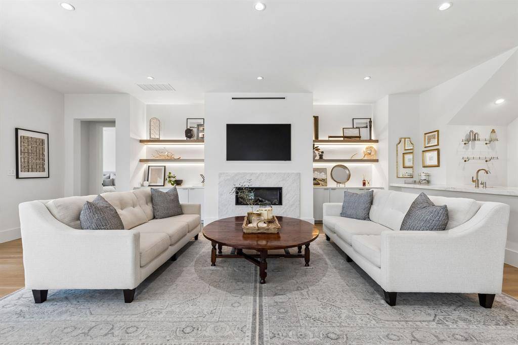 8427 Midway Road, Dallas, TX 75209