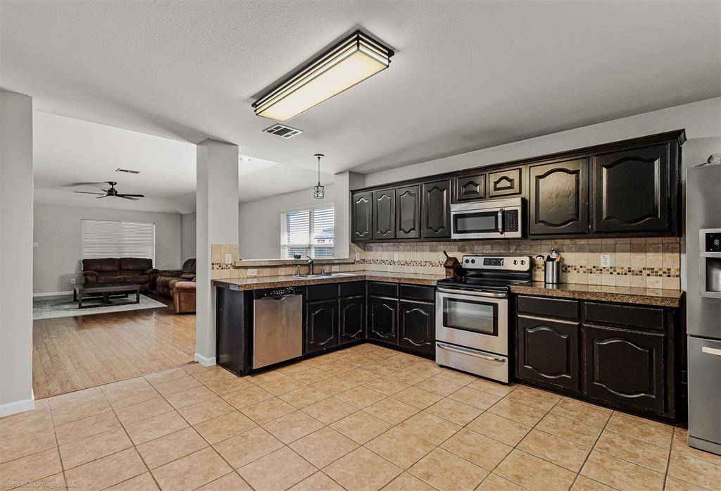 612 Preston Drive, Royse City, TX 75189