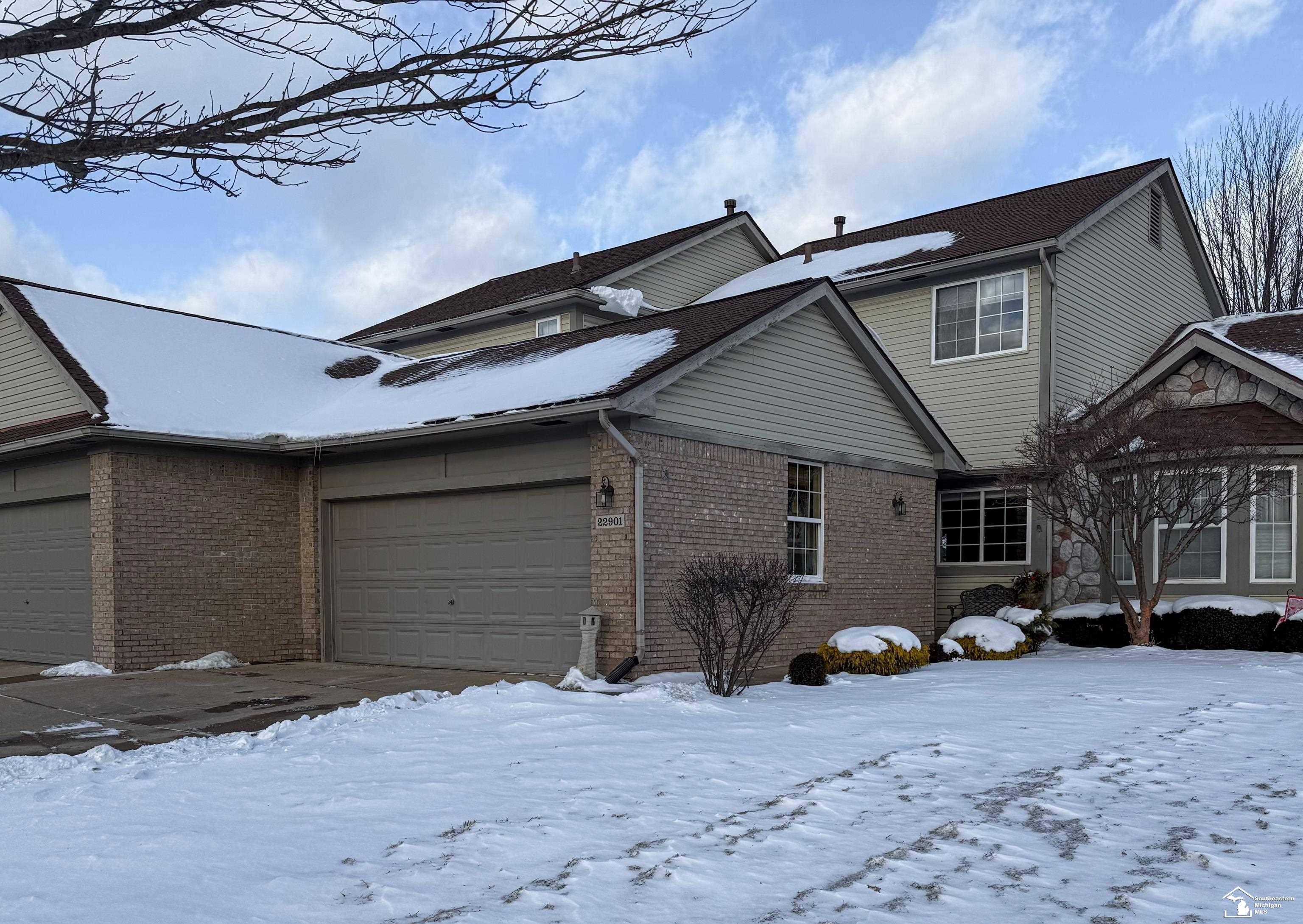 22901 Woodcreek DR, Taylor, MI 48180