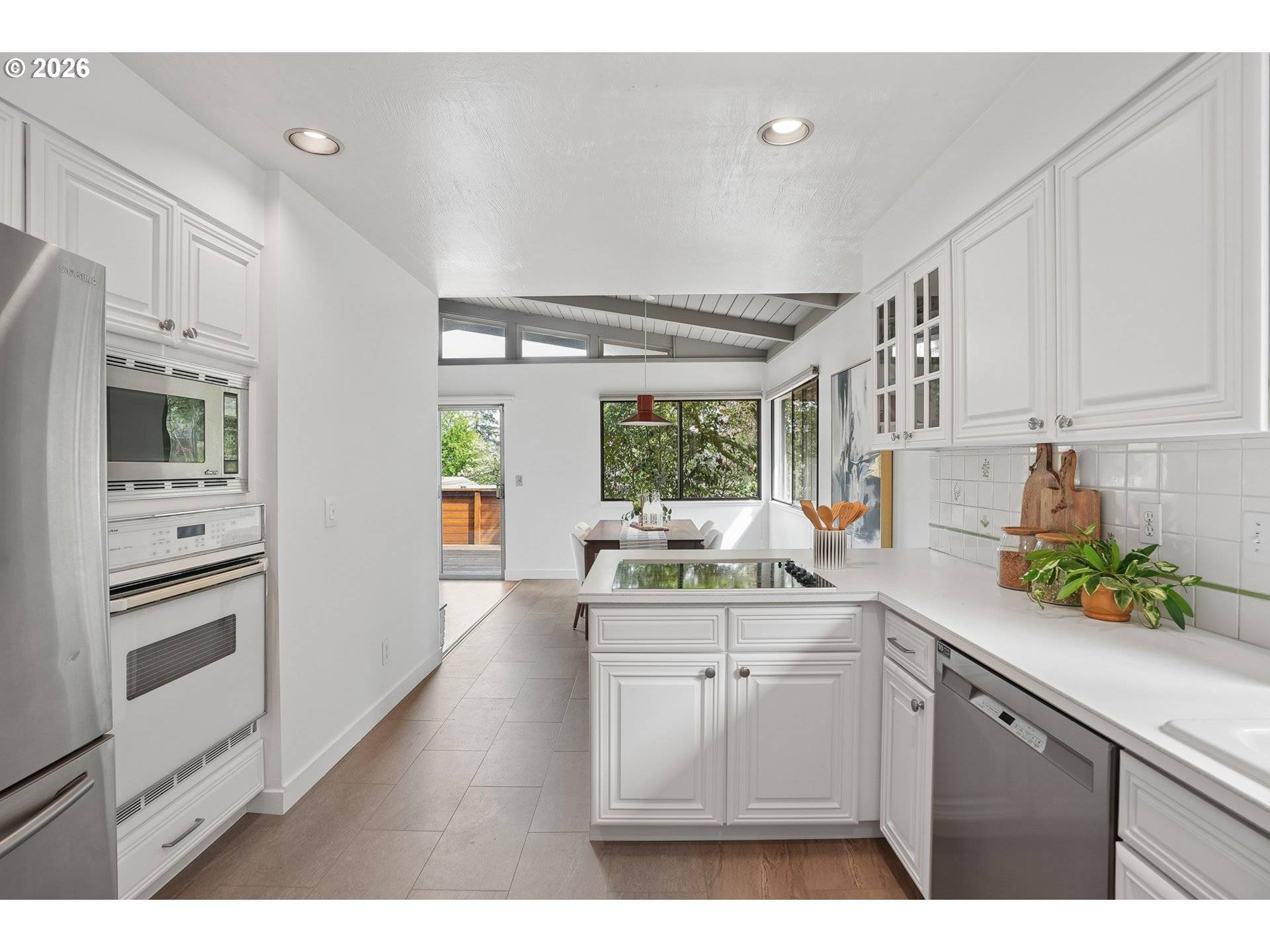 1733 SW CUSTER ST, Portland, OR 97219