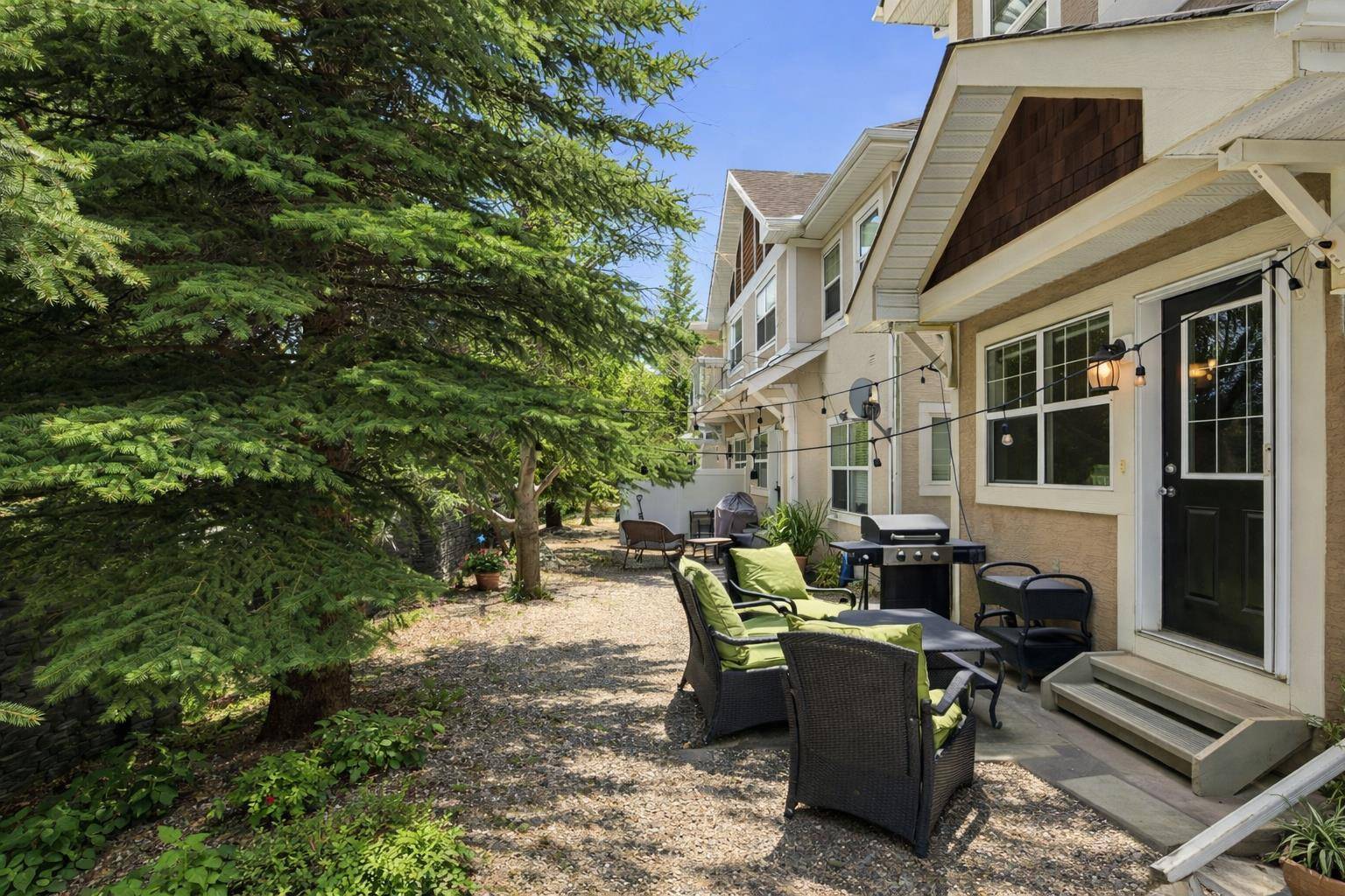 54 Wentworth Common SW, Calgary, AB T3H 5V3