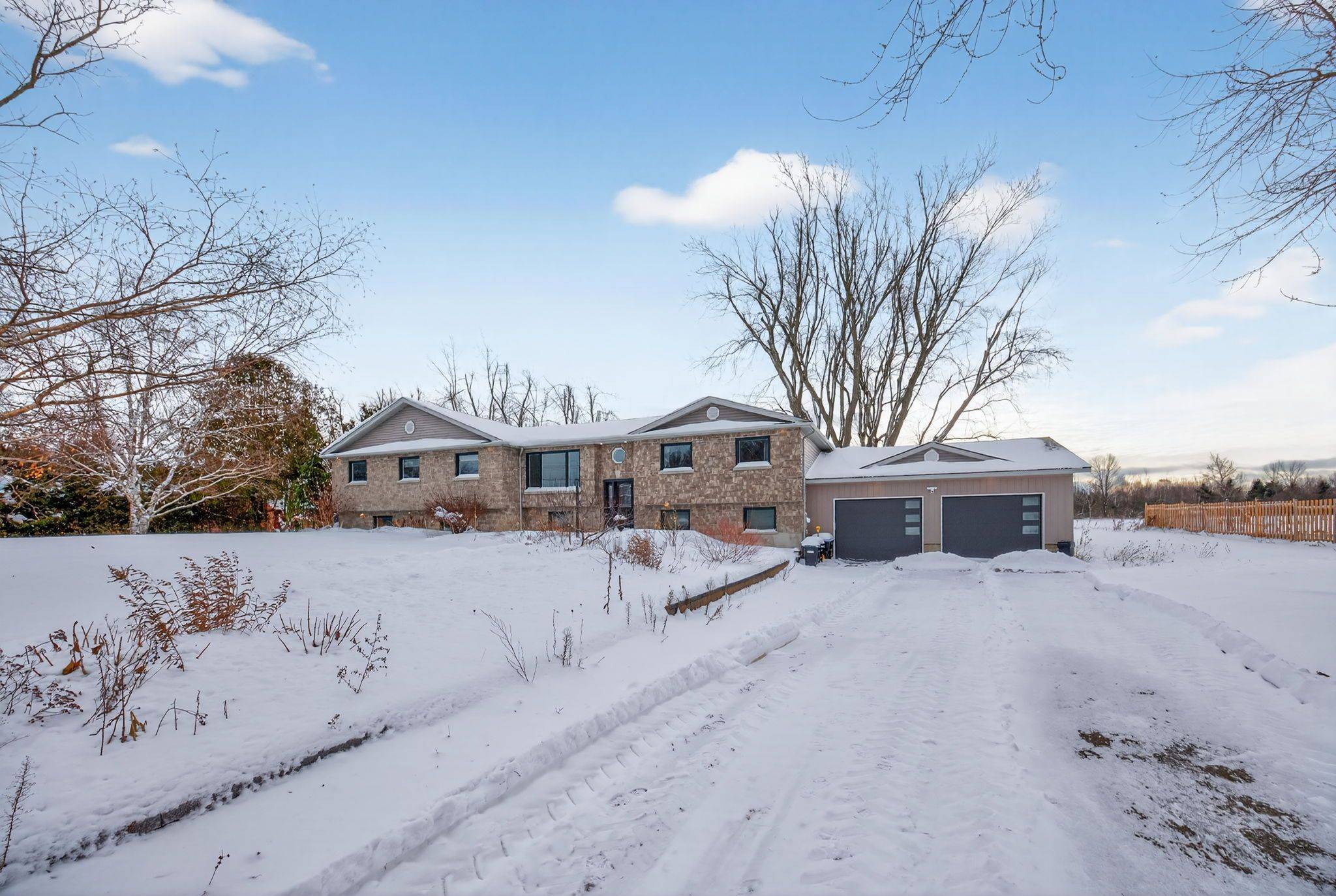 1563 15 16 Side Road E, Oro-medonte, ON L0L 1T0
