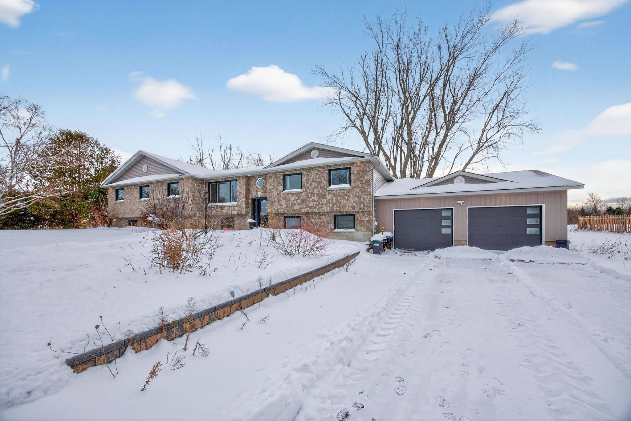 1563 15 16 Side Road E, Oro-medonte, ON L0L 1T0