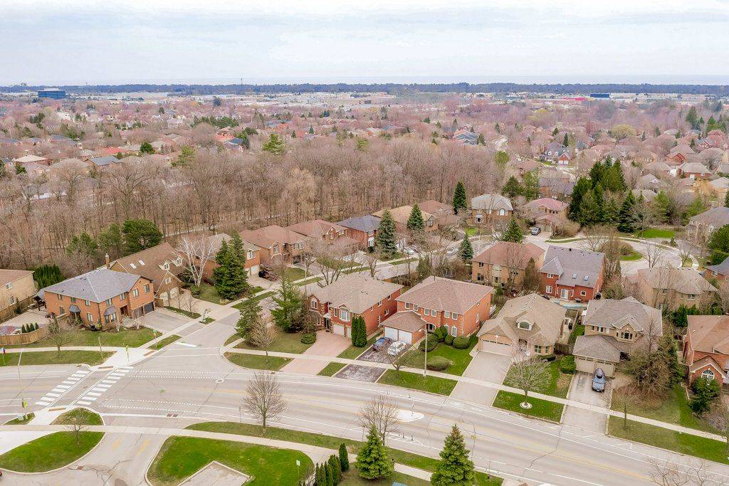 1248 Heritage WAY, Oakville, ON L6M 2T6