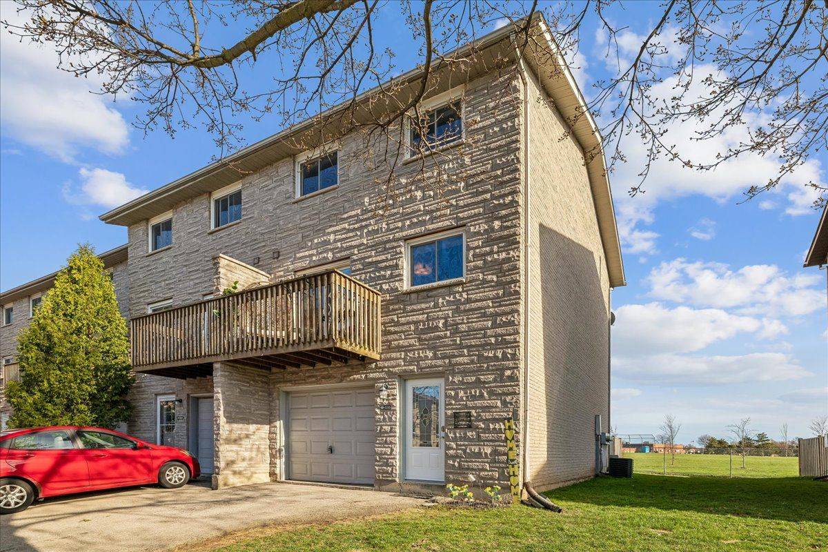 1155 Paramount DR #49, Hamilton, ON L8J 2N2