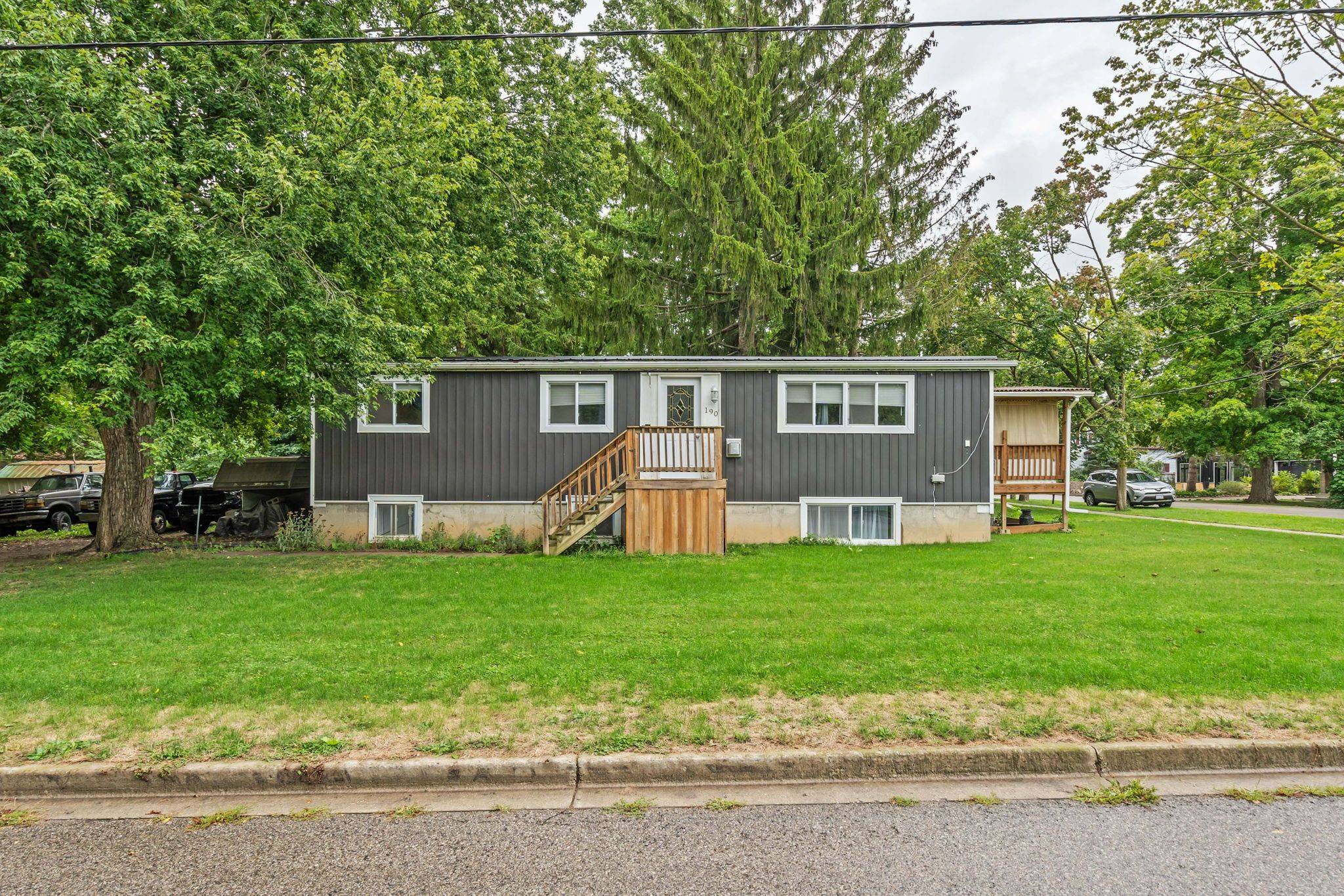 190 Ann ST, North Middlesex, ON N0M 2K0