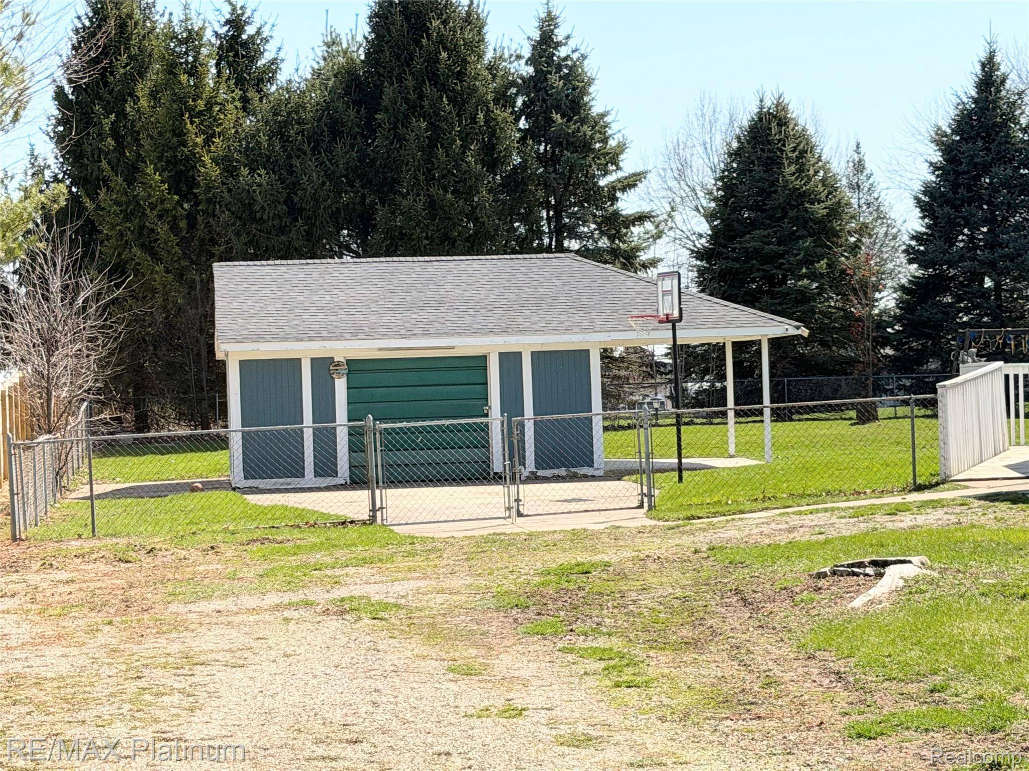 3965 Parsons RD, Howellcity_livingston, MI 48855