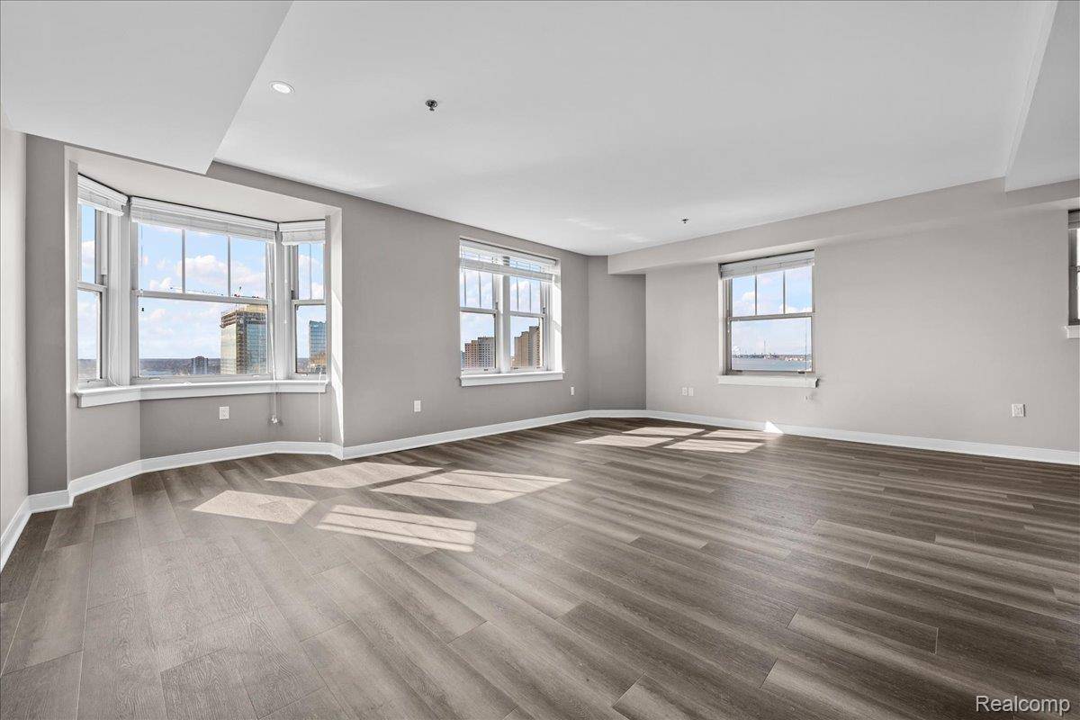 525 W Lafayette BLVD #16D, Detroit, MI 48226