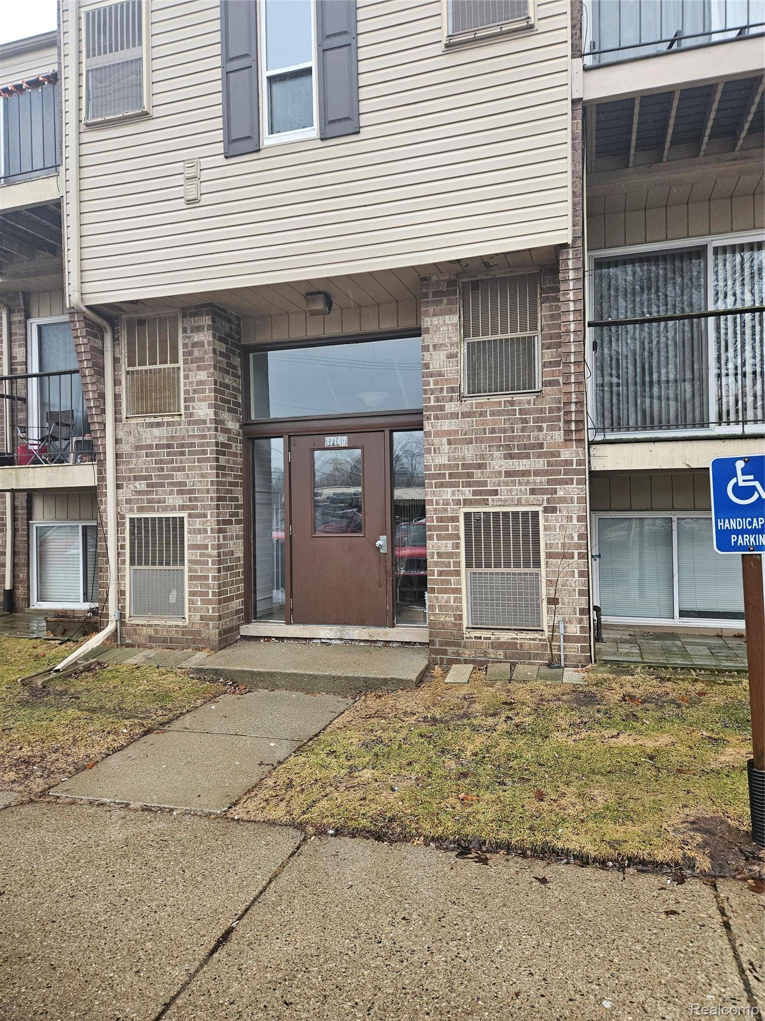 17140 Clinton River RD #17B, Clinton Charter Township, MI 48038