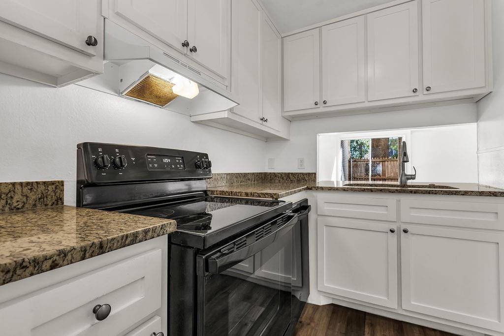 954 S Weatherred Drive, Richardson, TX 75080