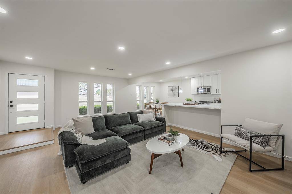 13551 Rawhide Parkway, Farmers Branch, TX 75234