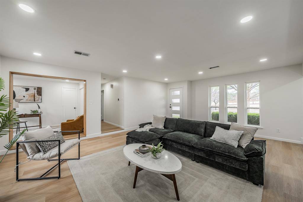 13551 Rawhide Parkway, Farmers Branch, TX 75234