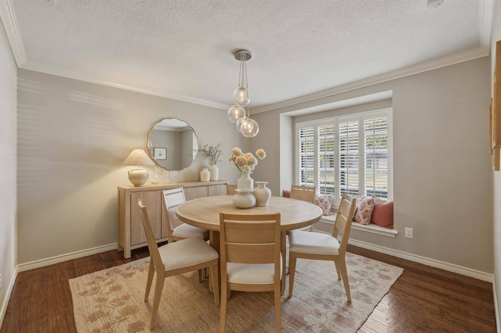 6338 Town Hill Lane, Dallas, TX 75214