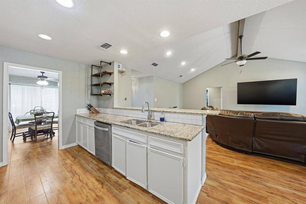 6521 Riviera Drive, North Richland Hills, TX 76180