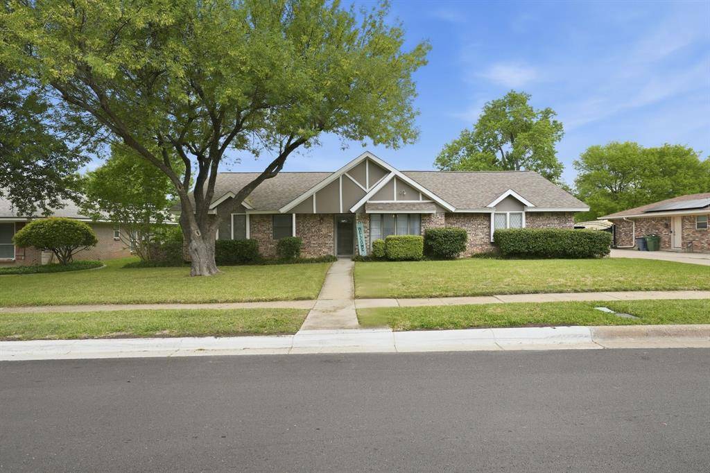 6521 Riviera Drive, North Richland Hills, TX 76180