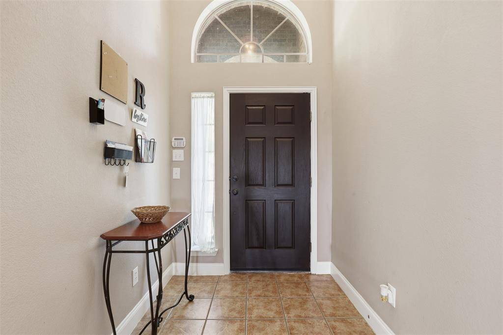 2451 Beachview Drive, Grand Prairie, TX 75054