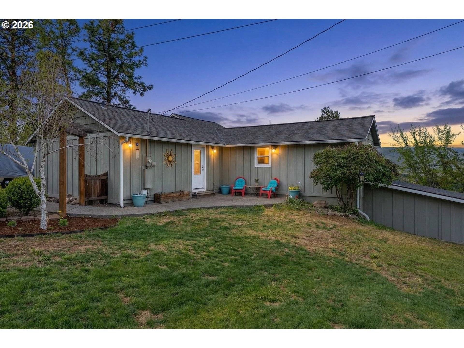 410 E 15TH PL, The Dalles, OR 97058