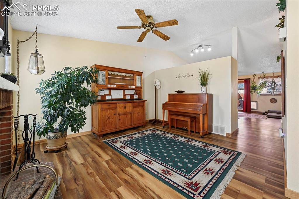 6359 Gunshot Pass DR, Colorado Springs, CO 80917