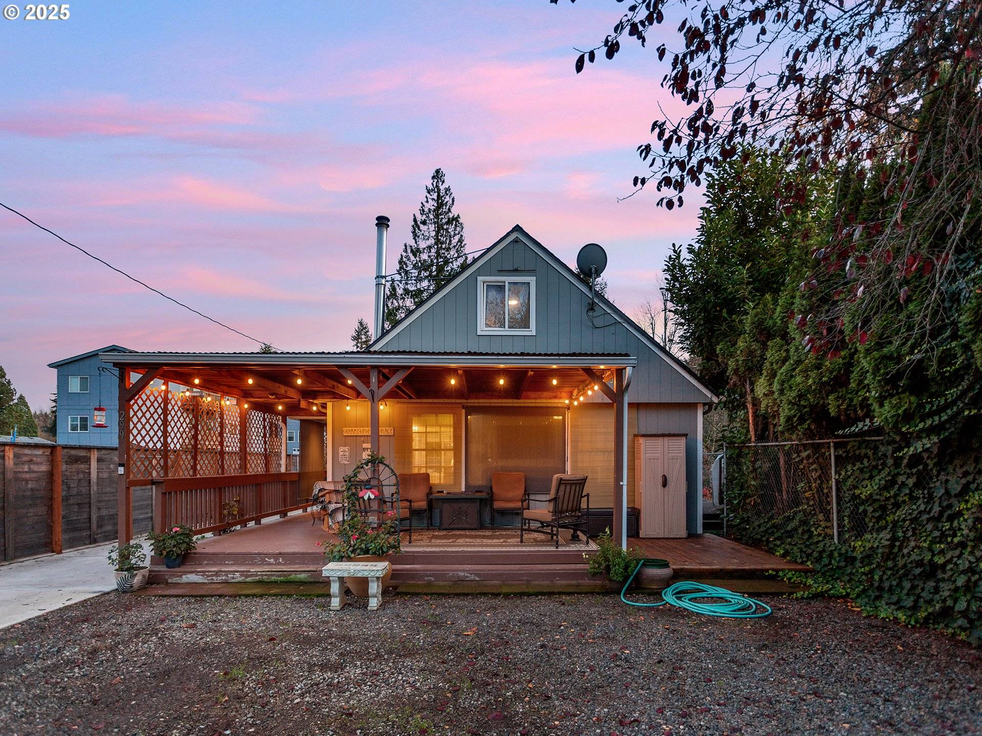 299 SW 3RD AVE, Canby, OR 97013