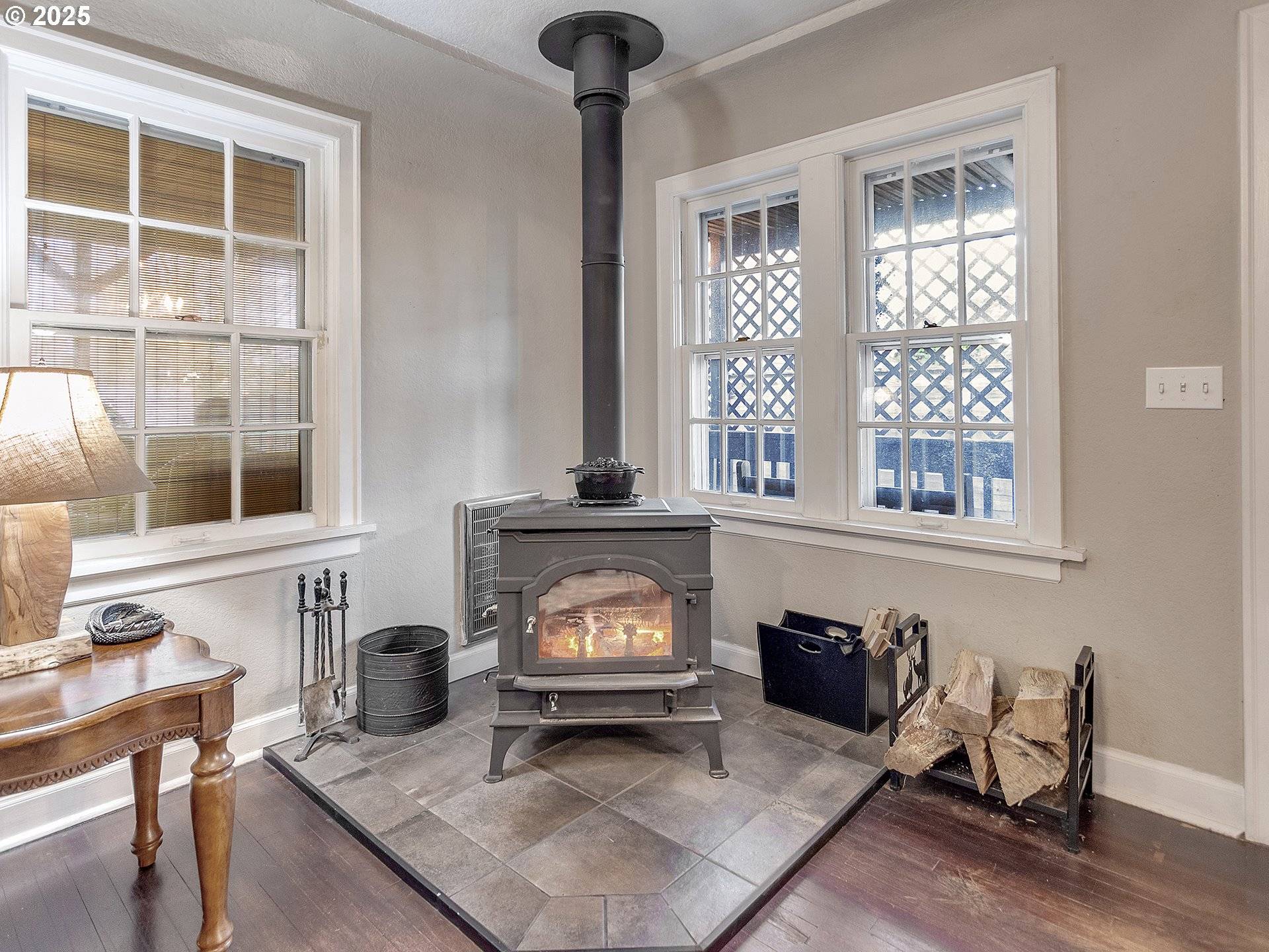 299 SW 3RD AVE, Canby, OR 97013