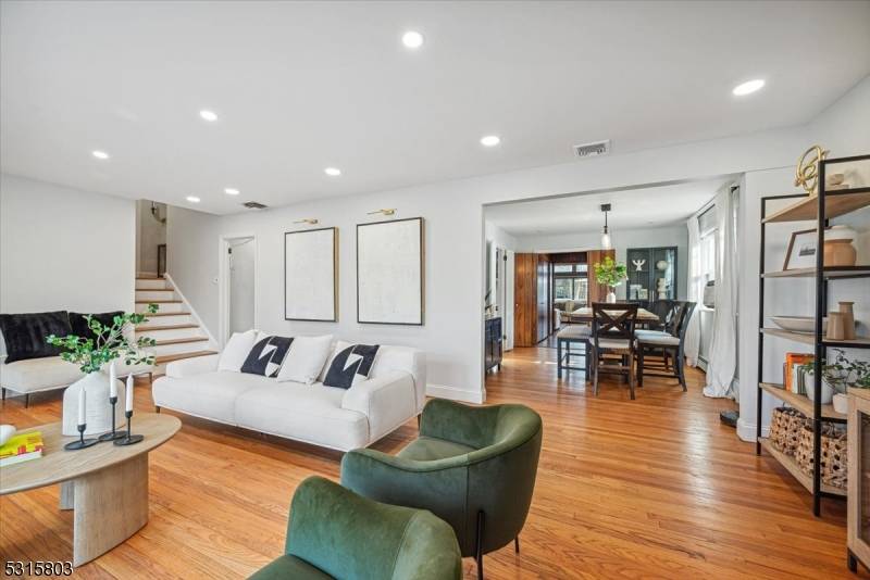 16 Hickory Rd, West Orange Twp., NJ 07052