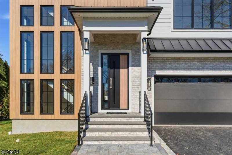 125 Tudor Oval, Westfield Town, NJ 07090