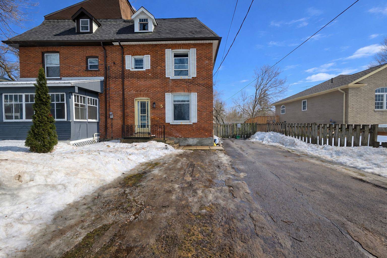 15 George ST N, Kawartha Lakes, ON K0L 2W0