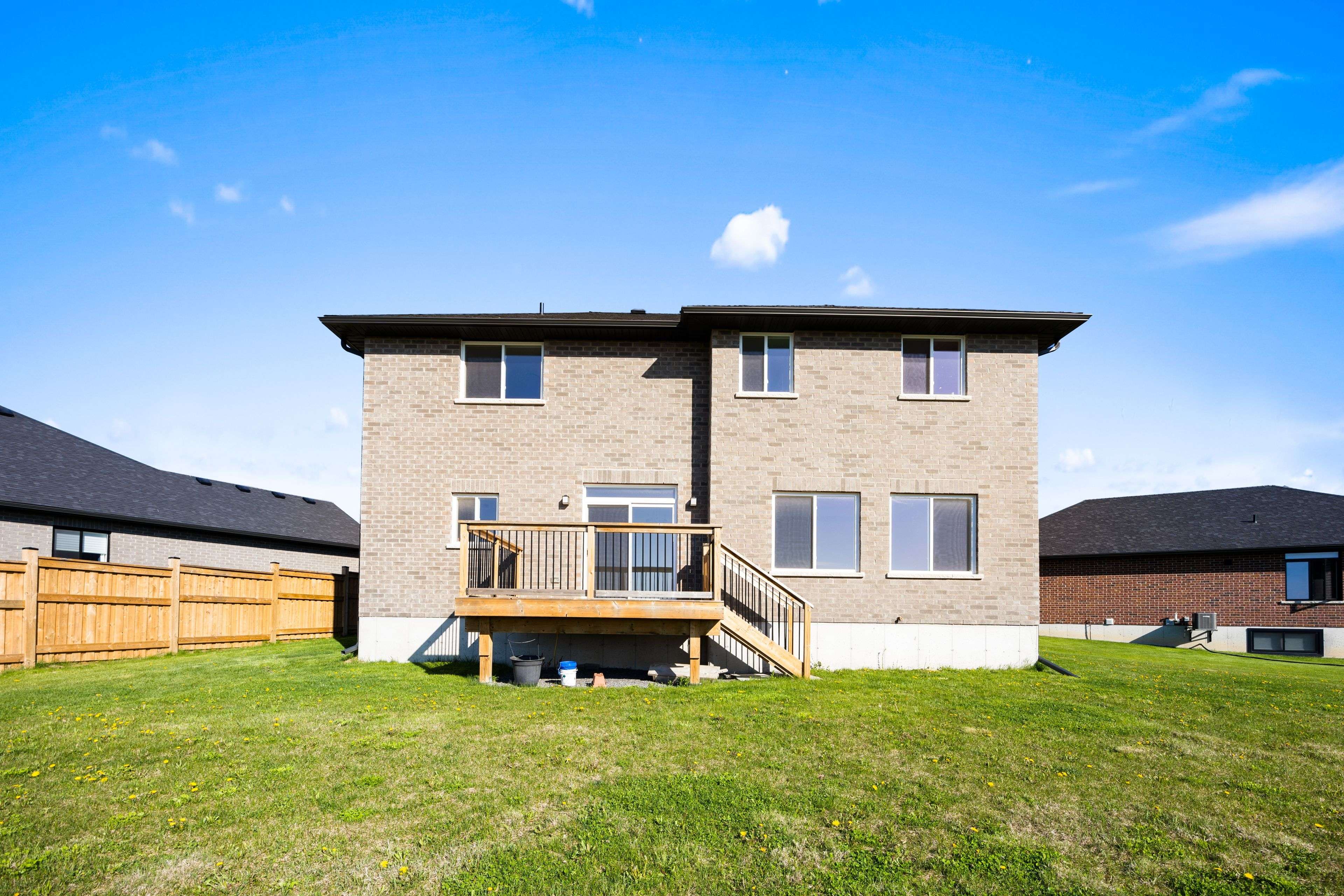 15 Mavety CT, Belleville, ON K8N 0R6