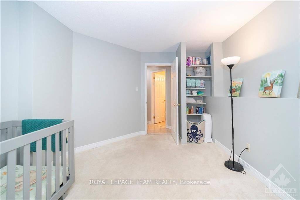 2982 Richmond RD S, Britannia Heights - Queensway Terrace N And Area, ON K2B 6S7