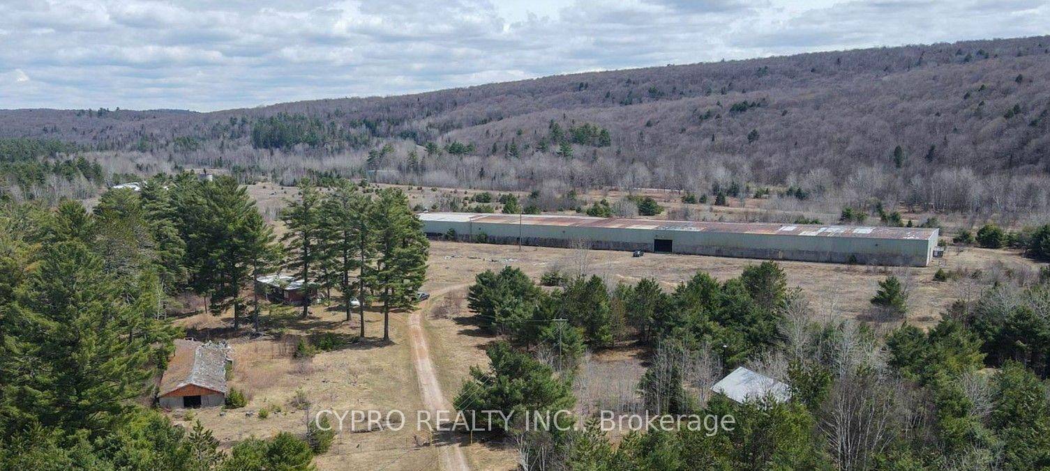 4002 Elephant Lake RD, Dysart Et Al, ON K0L 1M1