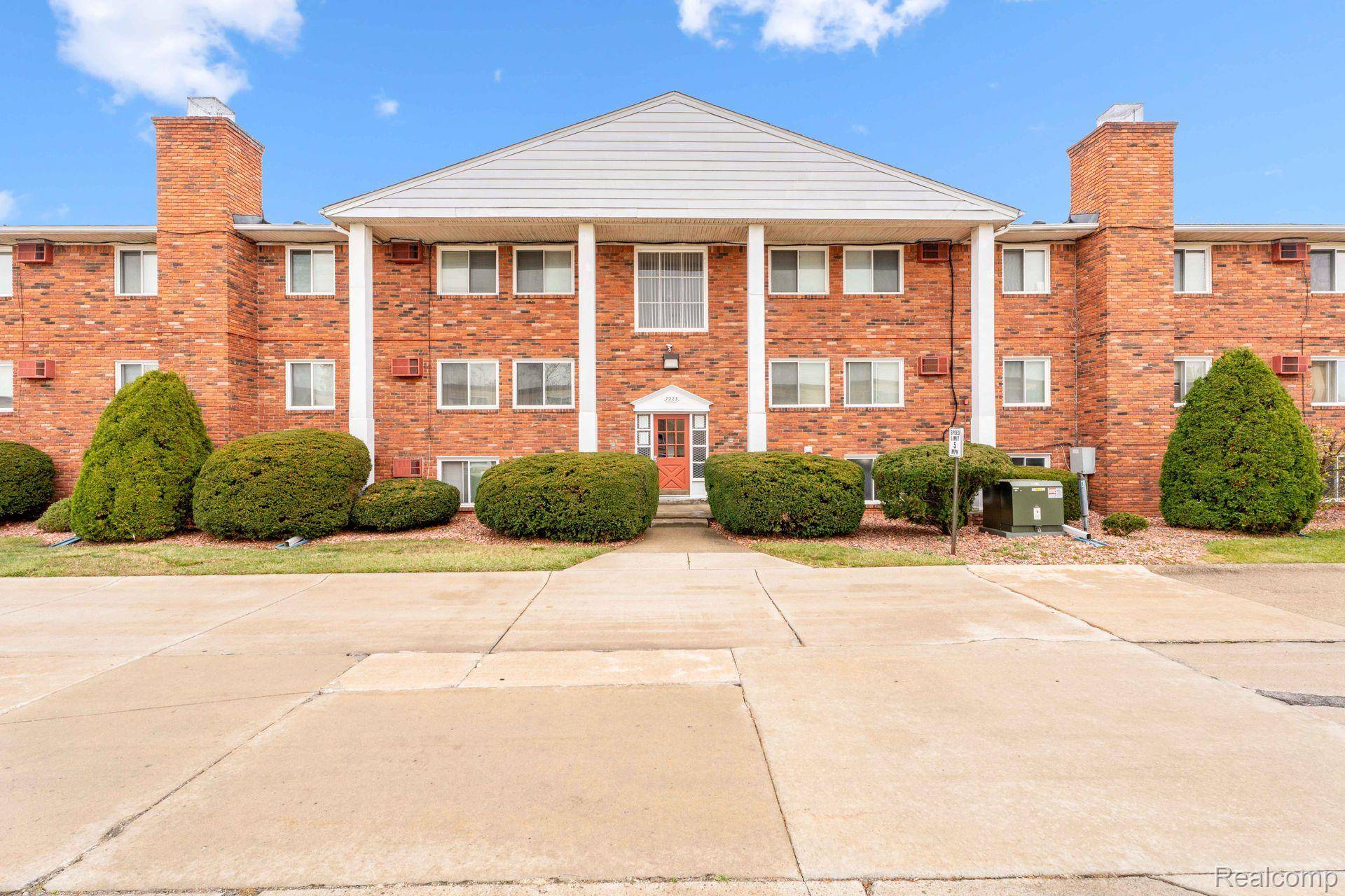 7215 Lathers ST #7223-22, Westland, MI 48185