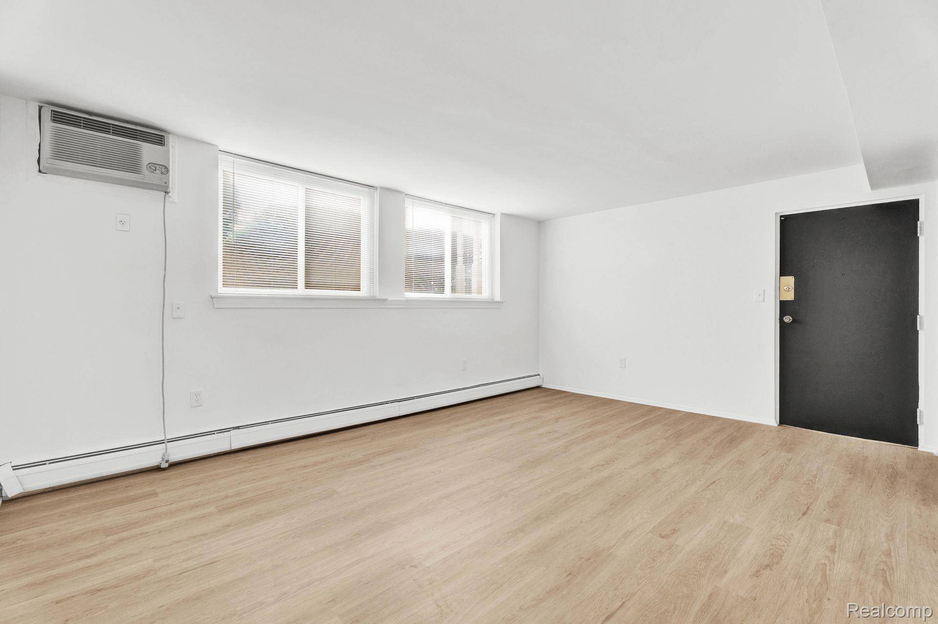 7215 Lathers ST #7231-11, Westland, MI 48185