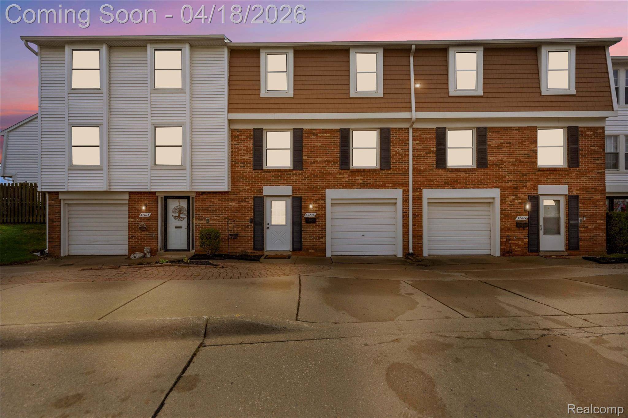 37816 Charter Oaks BLVD, Clinton Charter Township, MI 48036