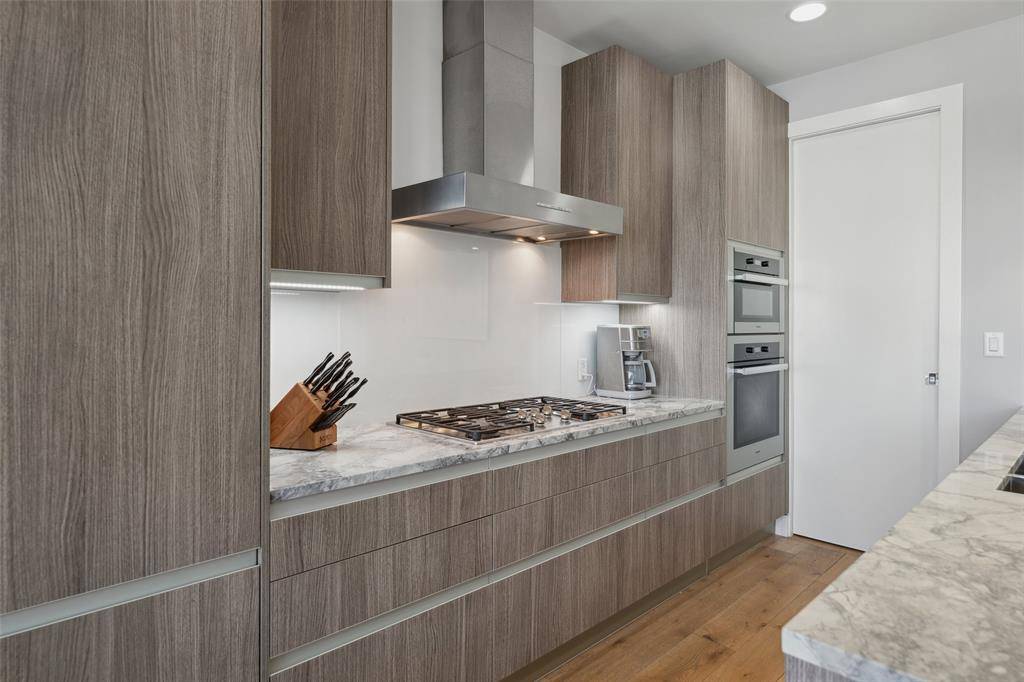 3130 N Harwood Street #905, Dallas, TX 75201