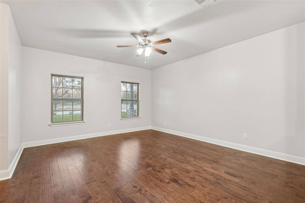 4824 Sunshine Drive, Fort Worth, TX 76105