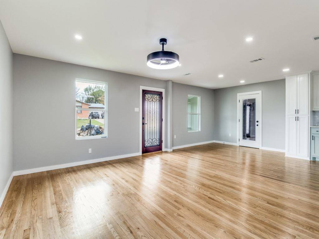 3924 Vanette Lane, Dallas, TX 75216