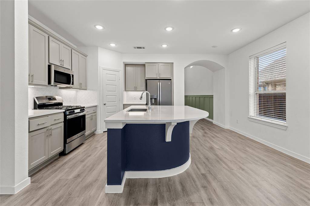 2901 Hobby Drive, Forney, TX 75126