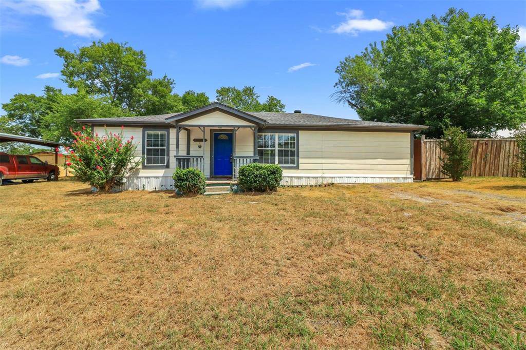 308 W Lamm Street, Blue Ridge, TX 75424