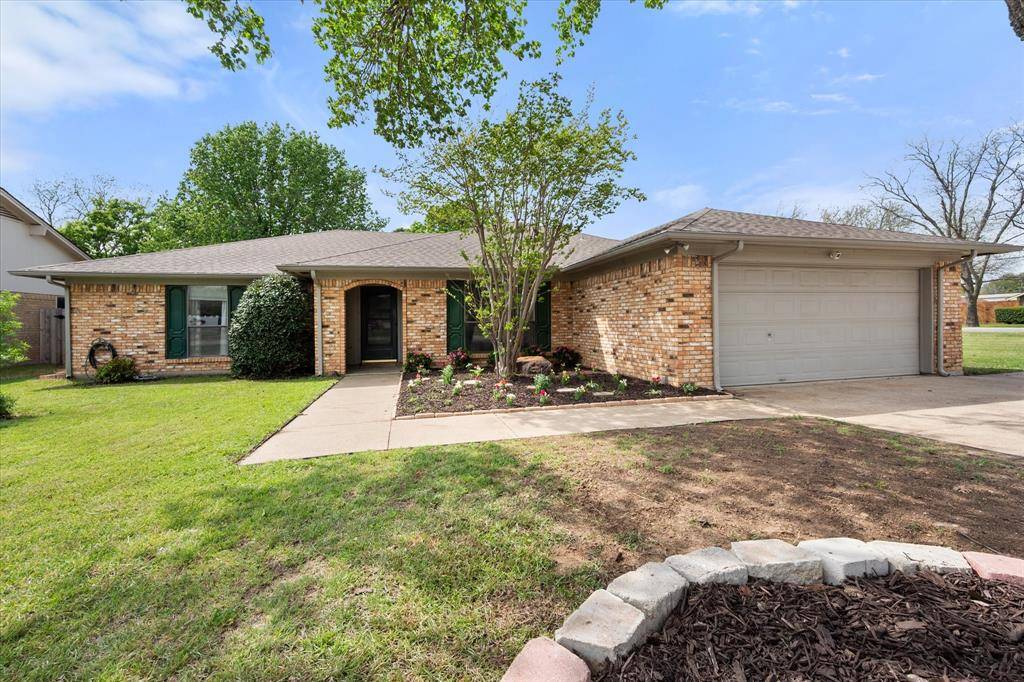 3800 Twin Creek Drive, Arlington, TX 76015
