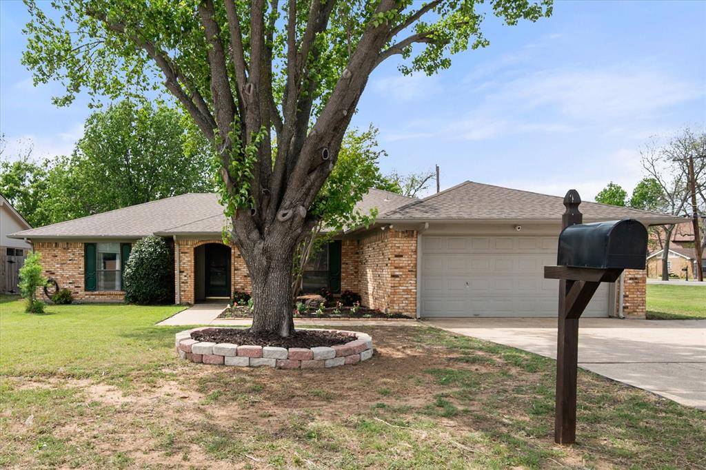 3800 Twin Creek Drive, Arlington, TX 76015