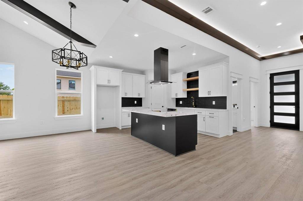 5803 Plum Dale Road, Dallas, TX 75241